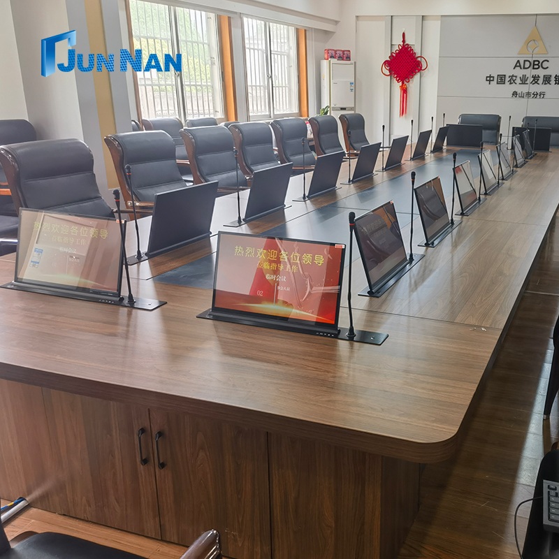 Bank installiert papierlose Konferenzlift